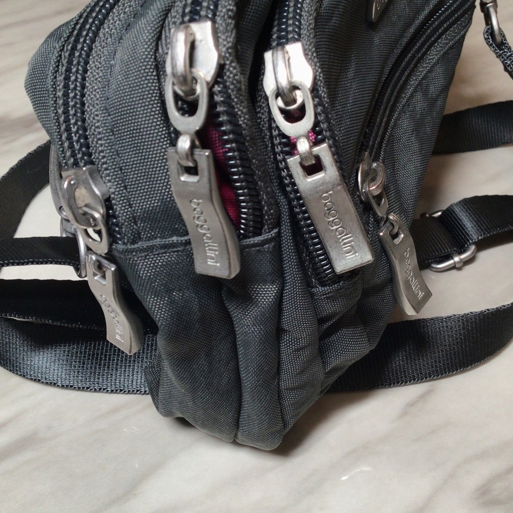 BAGGALLINI GRAY TRIPLE ZIP BAG ADJUSTABLE STRAP CROSSBODY- BELT BAG-TRAVEL PURSE - Picture 13 of 14